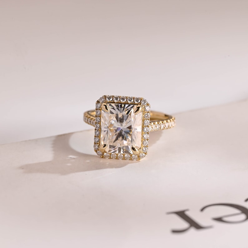Stunning 1.5 - 2.5 CT Radiant Moissanite Engagement Ring with Pave & Halo Design 1